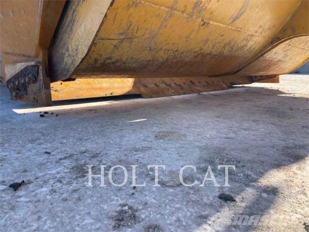 CAT 631 스크레이퍼