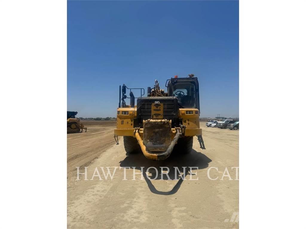 CAT 657 스크레이퍼