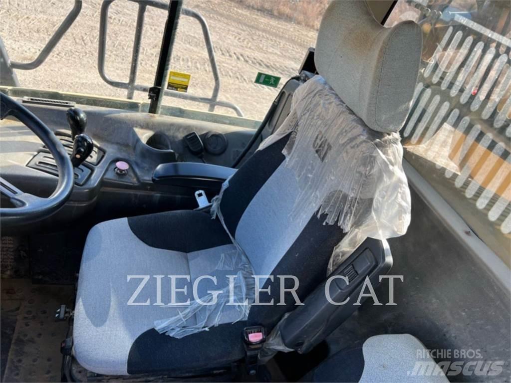 CAT 725 연결식 홀러