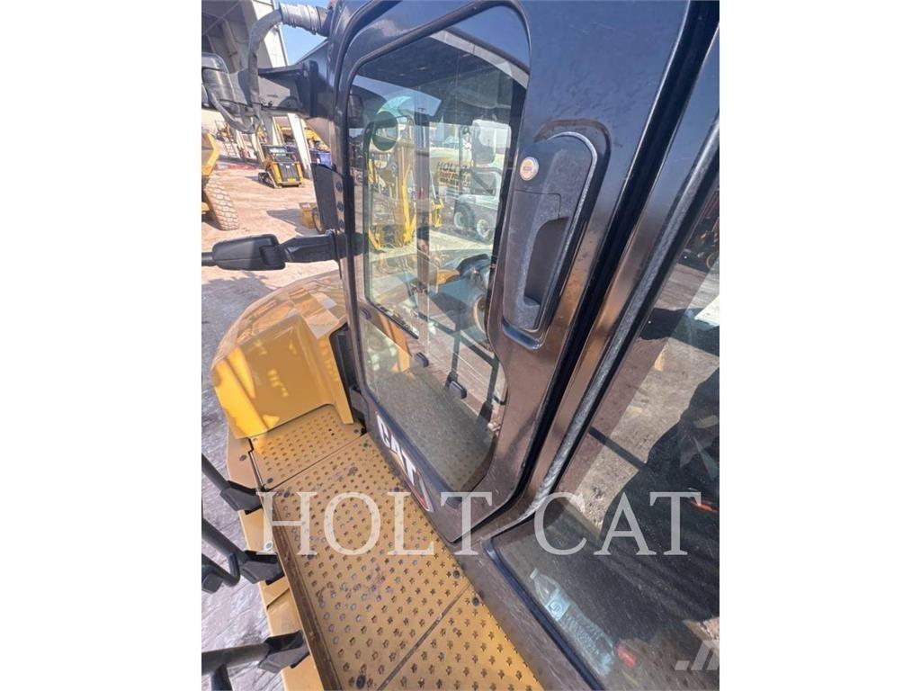 CAT 725 연결식 홀러