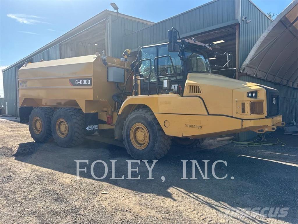 CAT 725-04 탱커 트럭