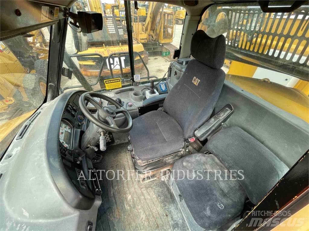 CAT 725 WT 연결식 홀러