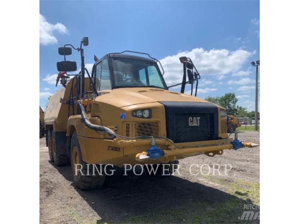 CAT 725C2WW 탱커 트럭