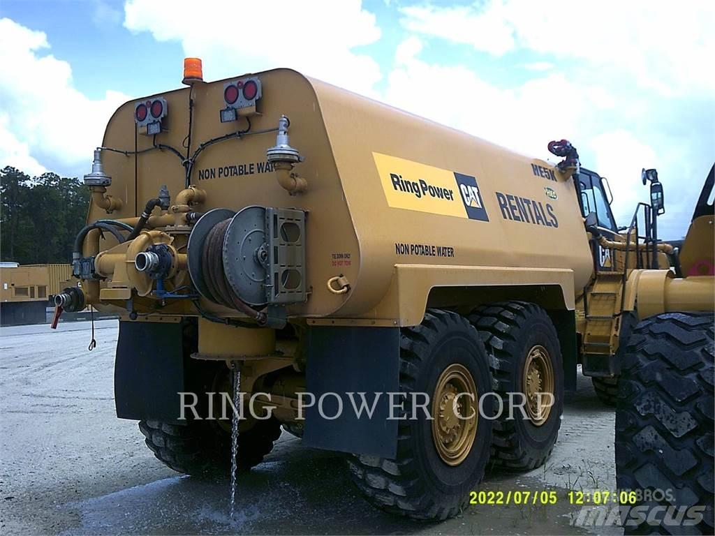 CAT 725C2WW 탱커 트럭