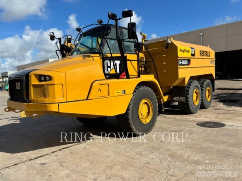 CAT 725CWW 탱커 트럭