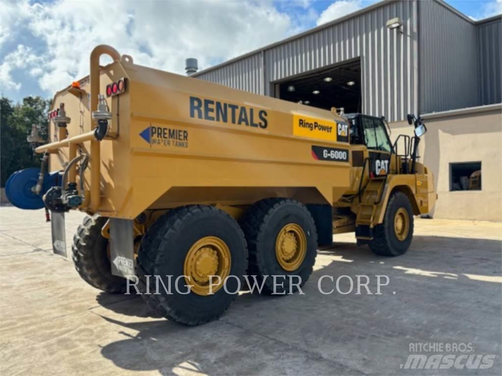 CAT 725CWW 탱커 트럭