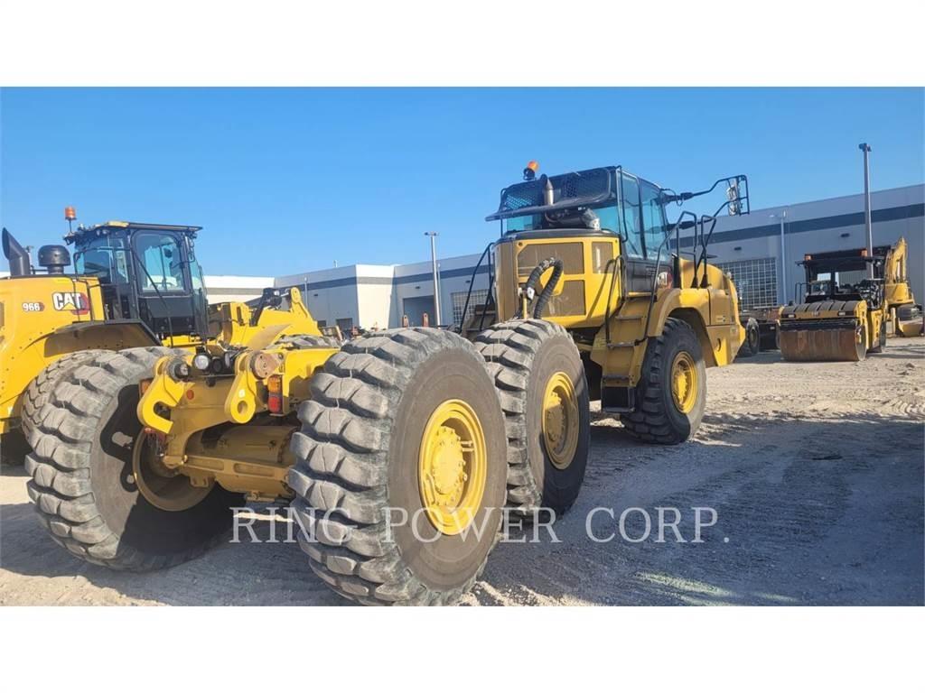 CAT 725WW 탱커 트럭