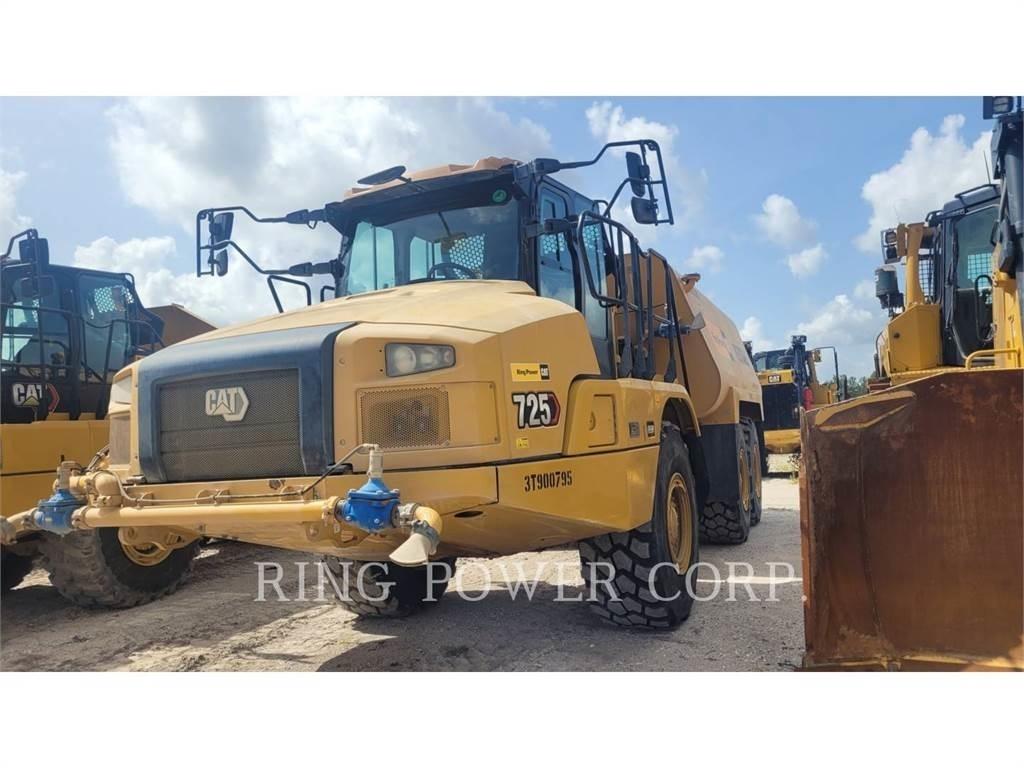 CAT 725WW 탱커 트럭