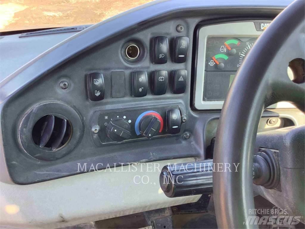 CAT 735C 연결식 홀러