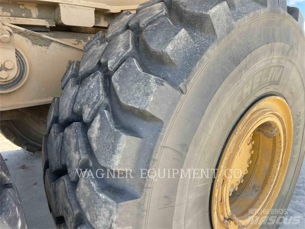 CAT 740 연결식 홀러