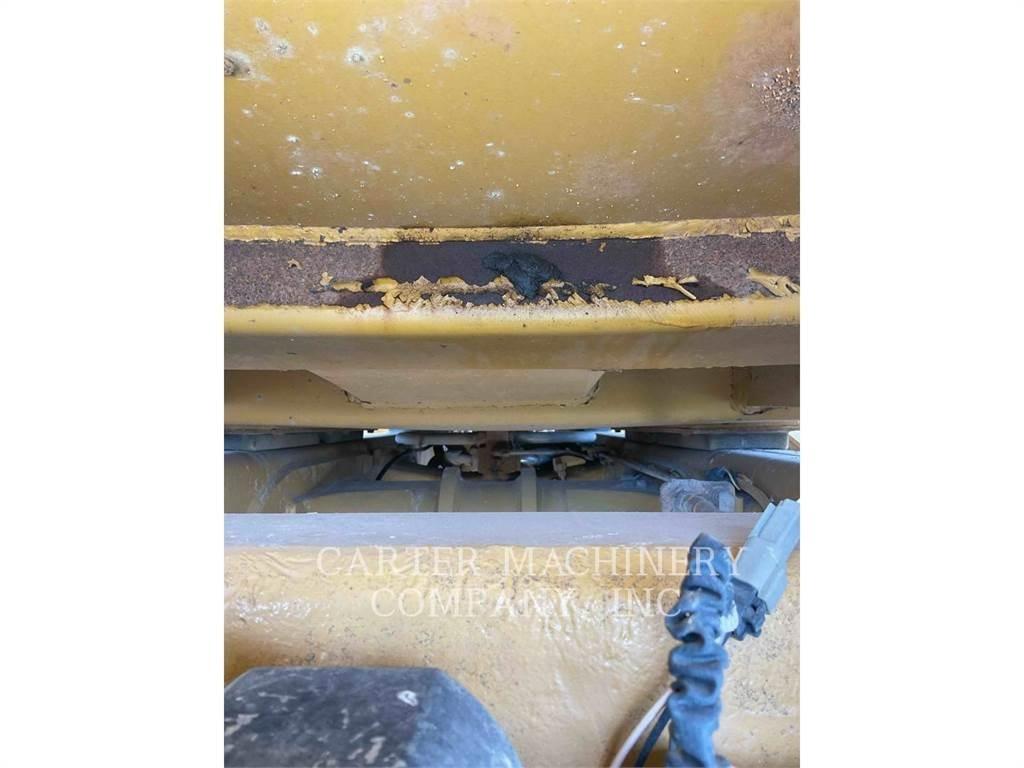 CAT 740 연결식 홀러