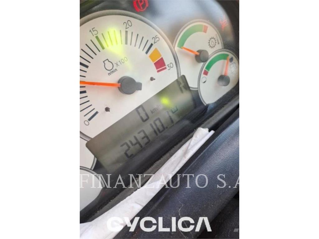 CAT 740 연결식 홀러