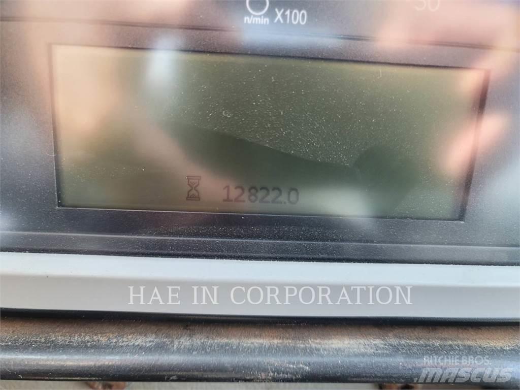 CAT 740B 연결식 홀러
