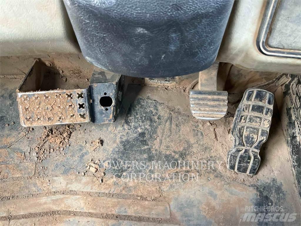 CAT 740B 연결식 홀러