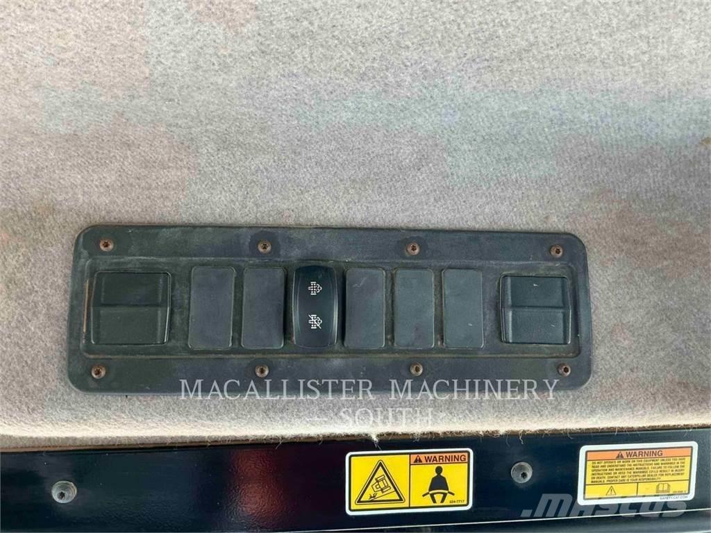 CAT 740B 연결식 홀러
