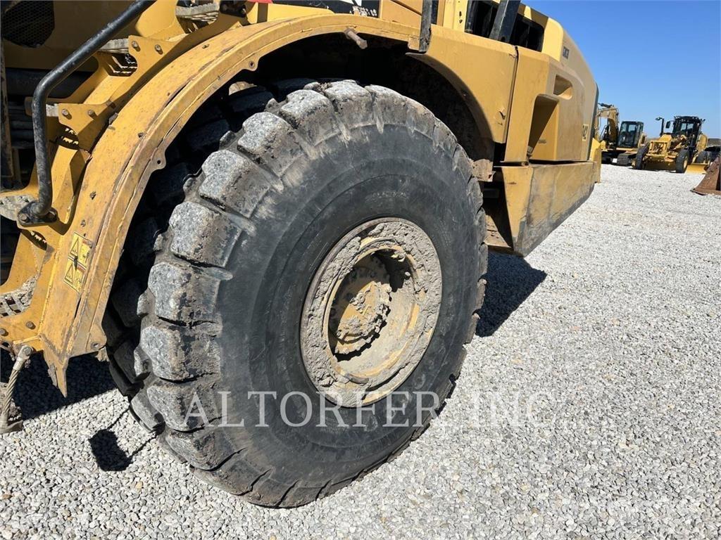 CAT 740B 연결식 홀러