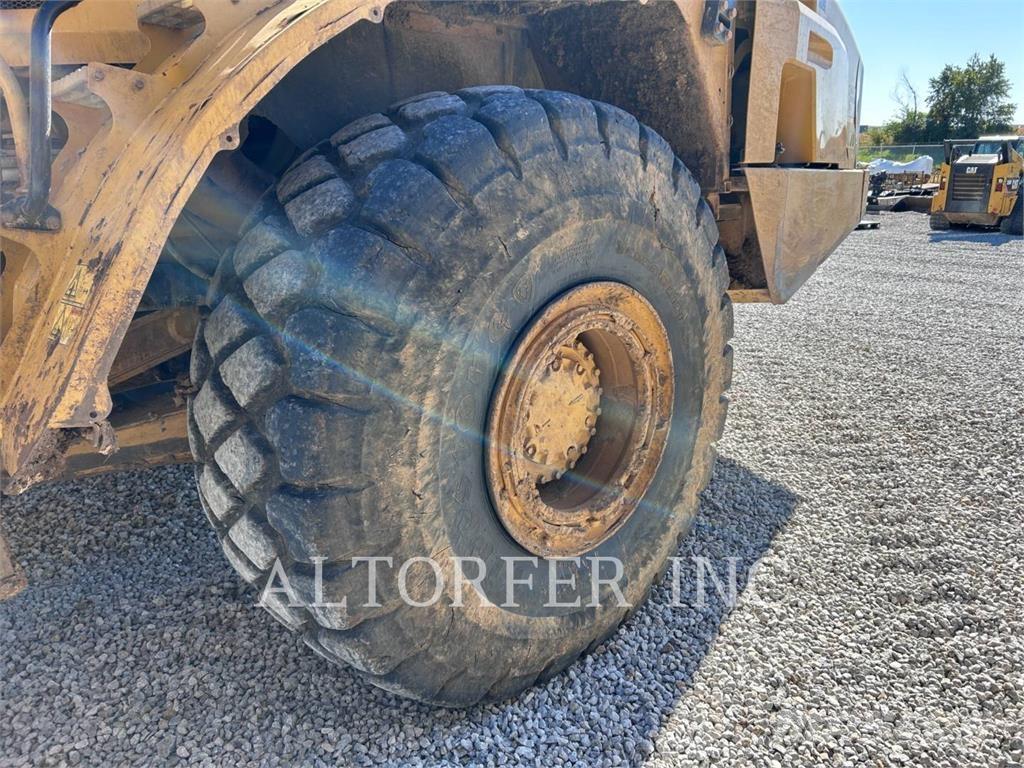 CAT 740B 연결식 홀러