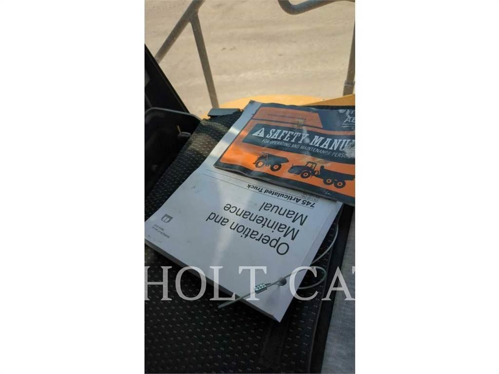 CAT 745 연결식 홀러