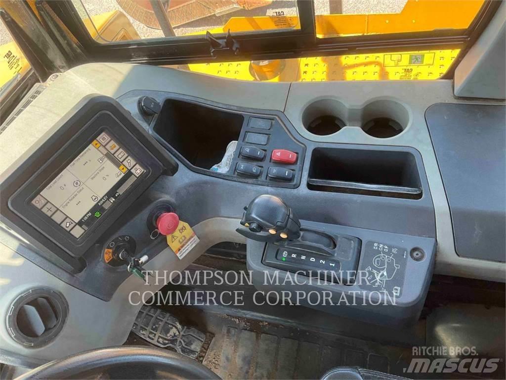CAT 745 연결식 홀러