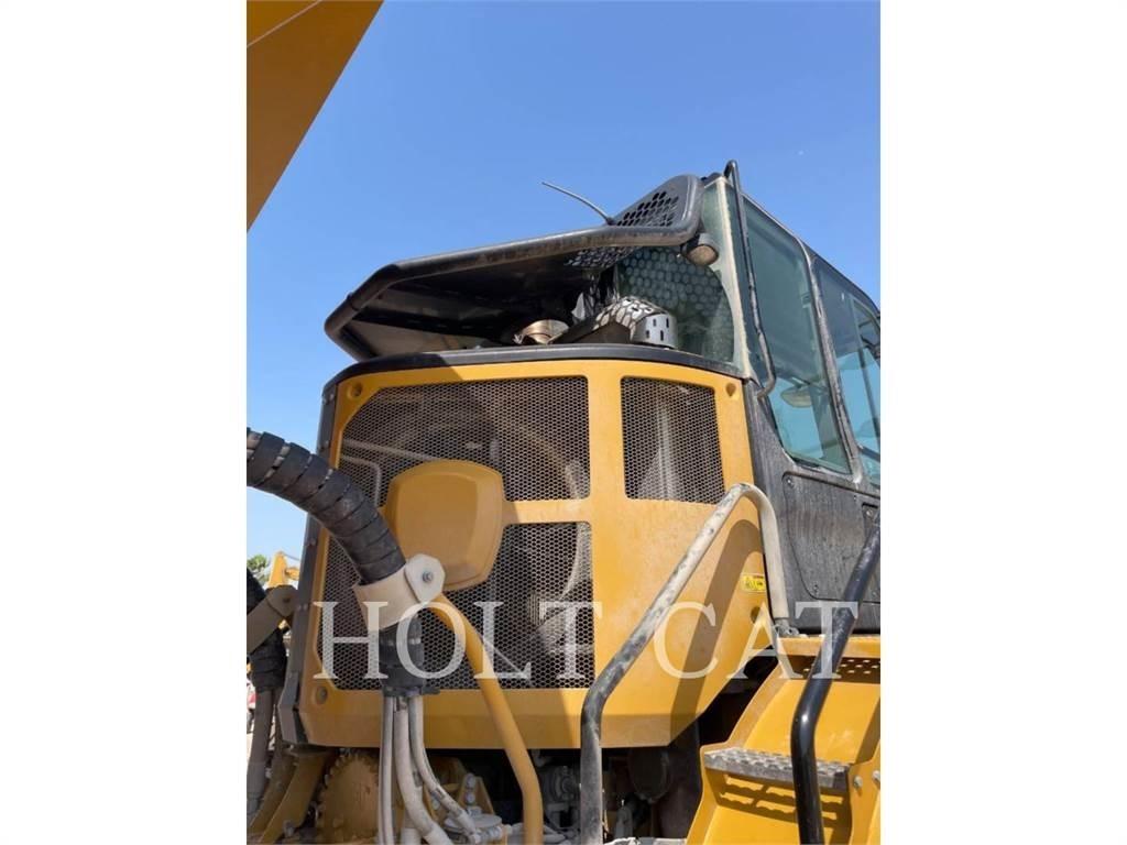 CAT 745 연결식 홀러
