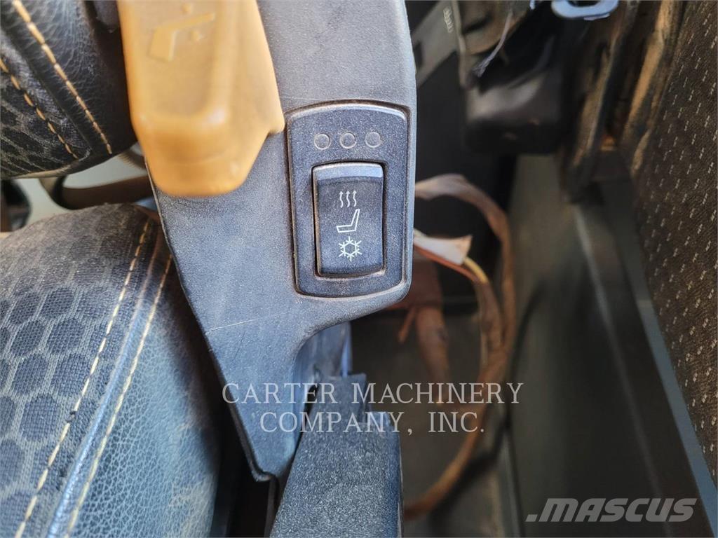 CAT 745 연결식 홀러