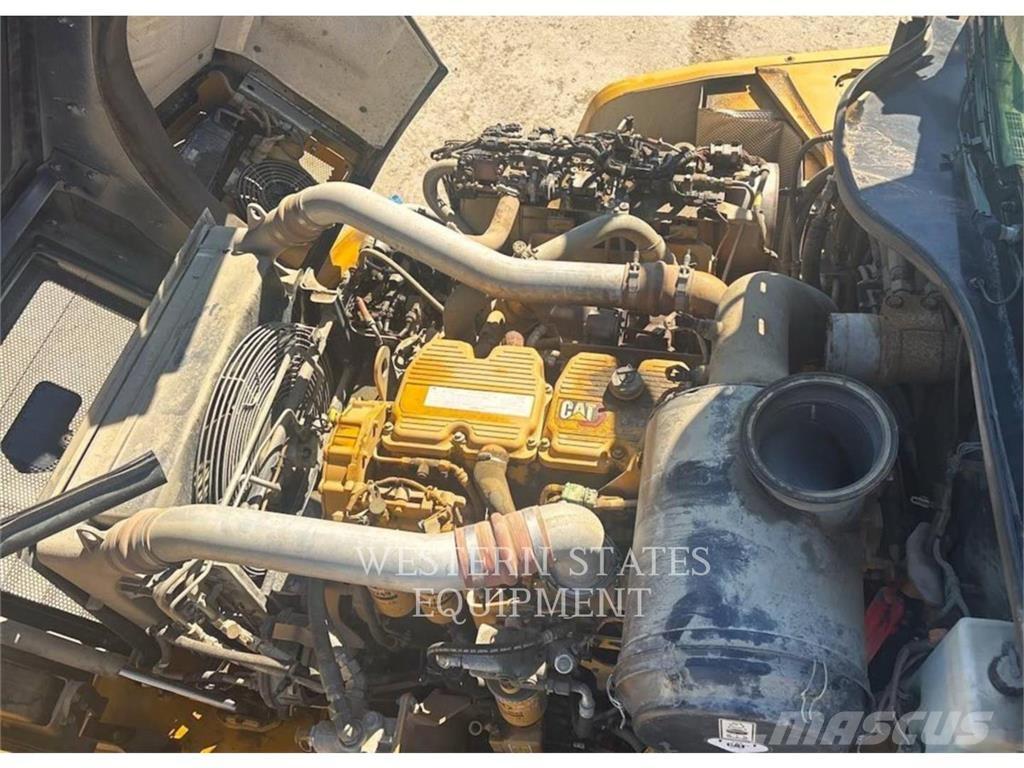 CAT 745 연결식 홀러