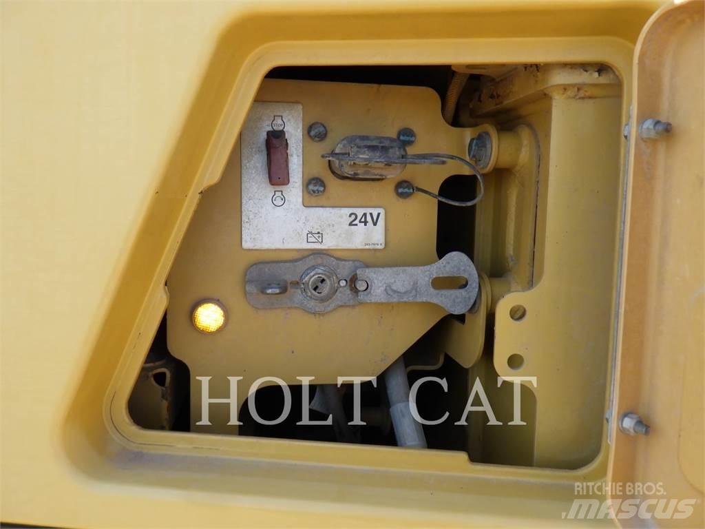 CAT 745C 연결식 홀러