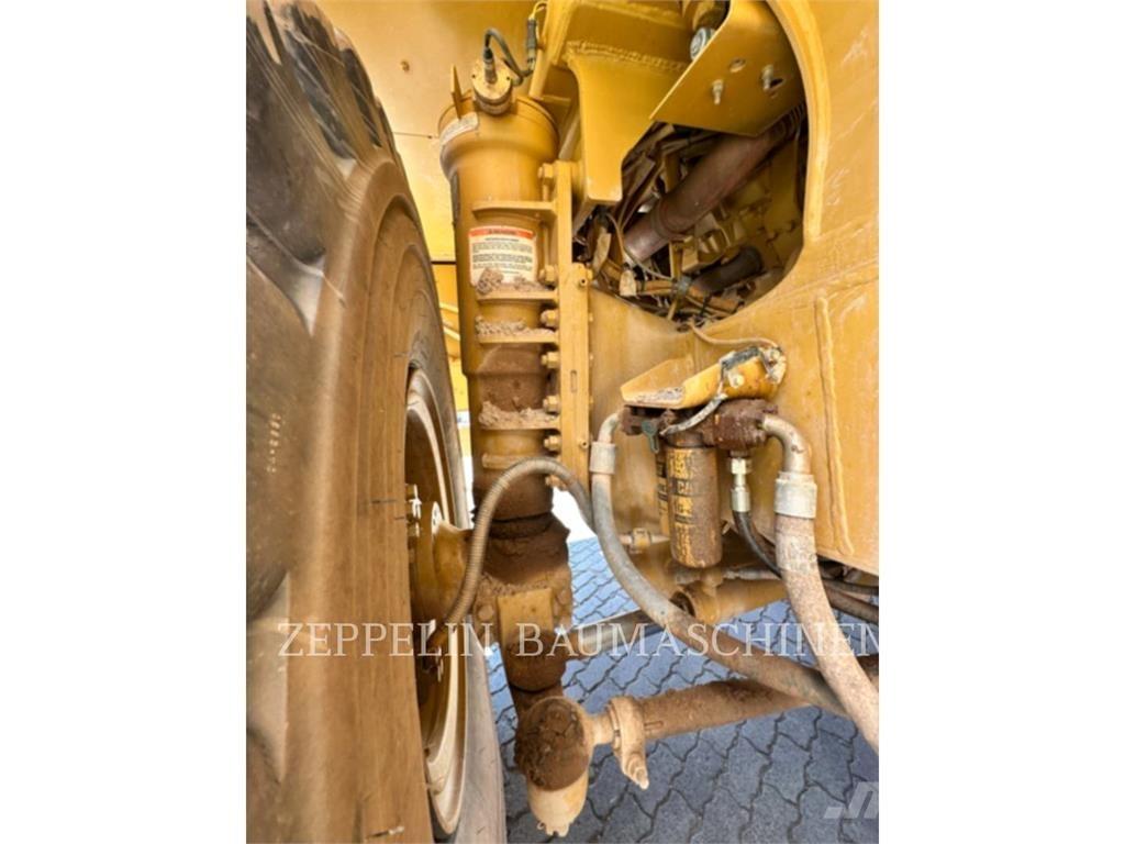 CAT 775E 연결식 홀러