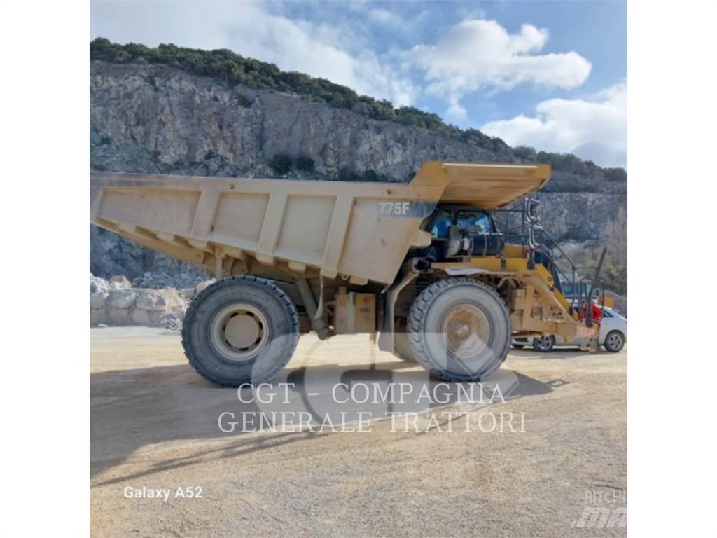 CAT 775F 연결식 홀러
