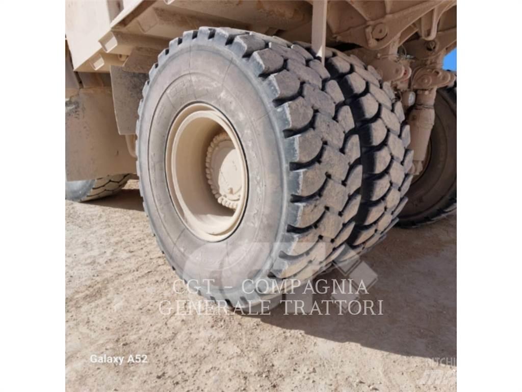 CAT 775F 연결식 홀러