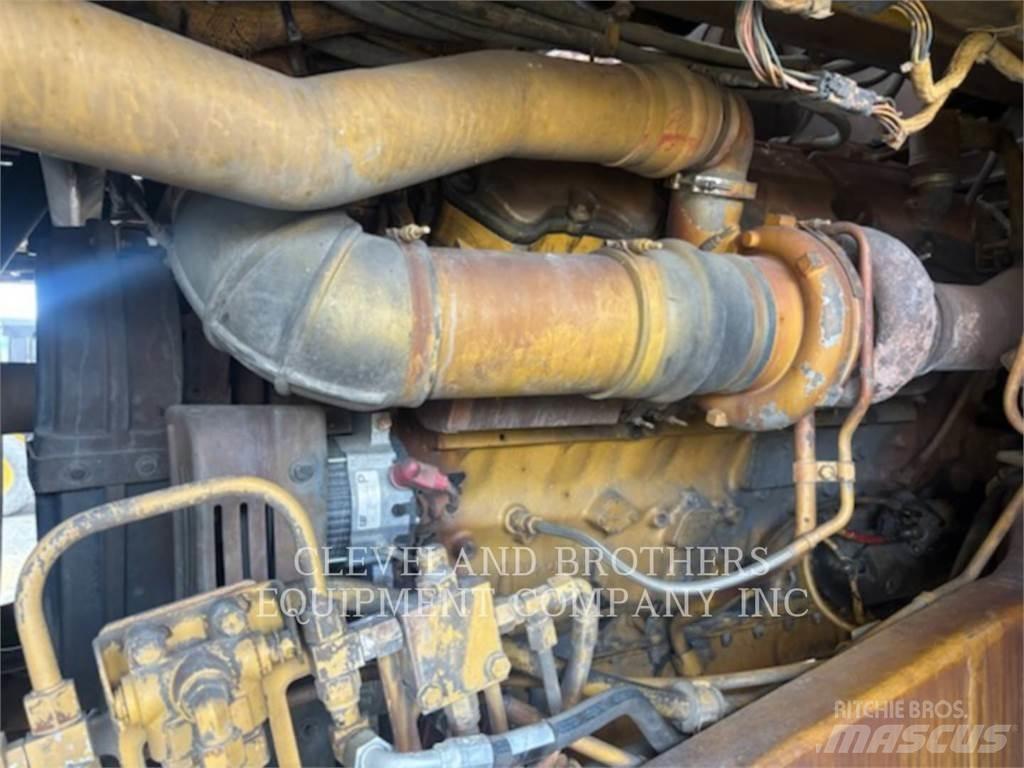 CAT 775F 급수차