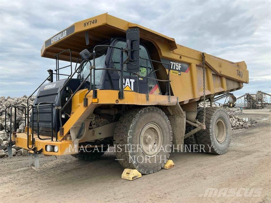 CAT 775F 연결식 홀러