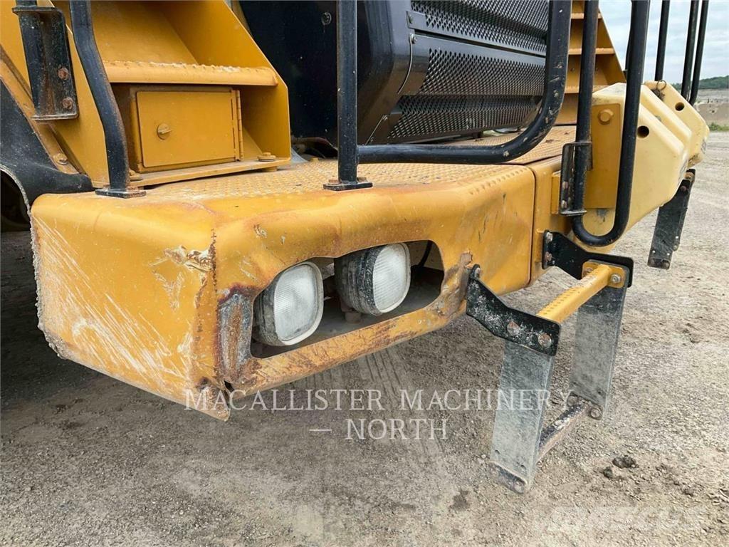 CAT 775F 연결식 홀러