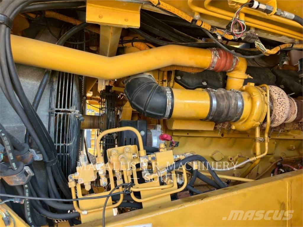 CAT 775F 연결식 홀러