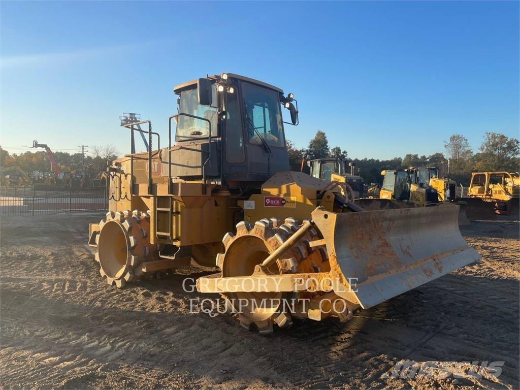CAT 815-11 토양 다짐기