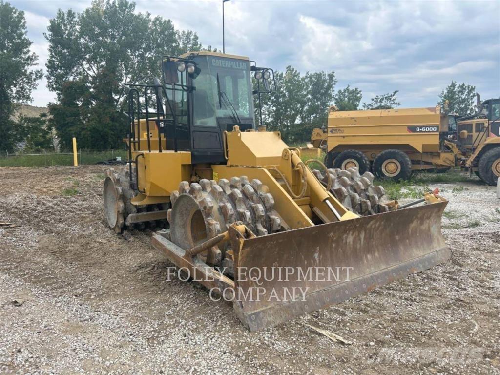 CAT 815F2 토양 다짐기