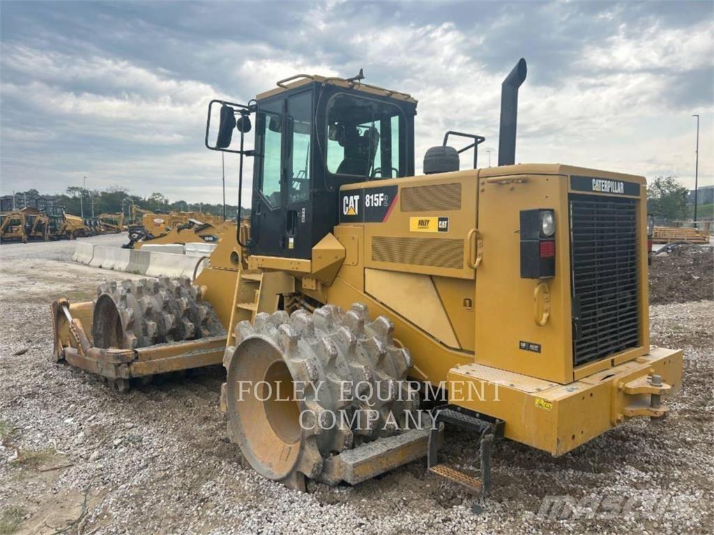CAT 815F2 토양 다짐기