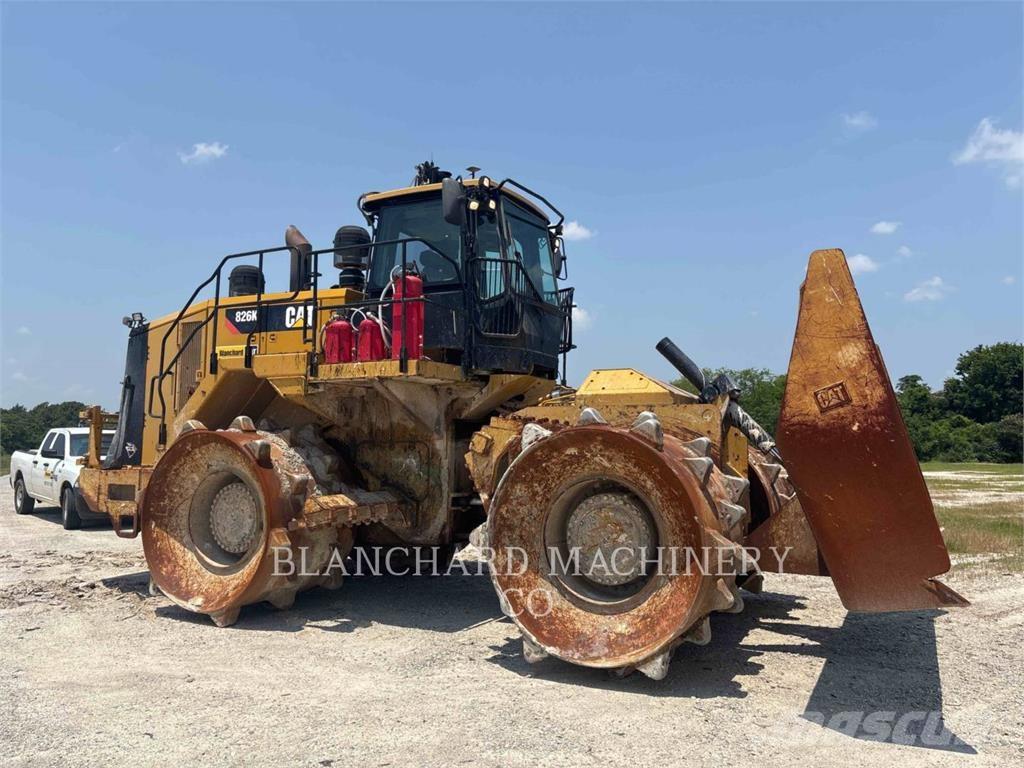 CAT 826K 토양 다짐기