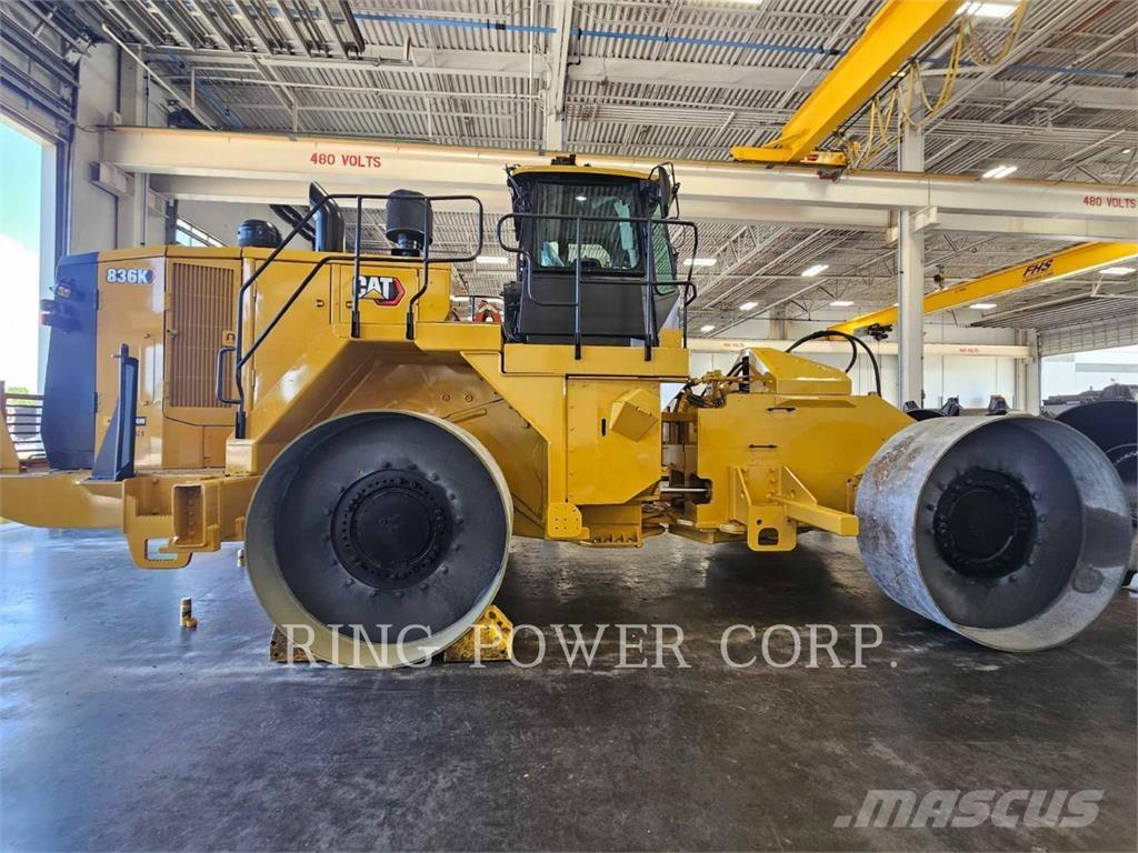 CAT 836K 토양 다짐기