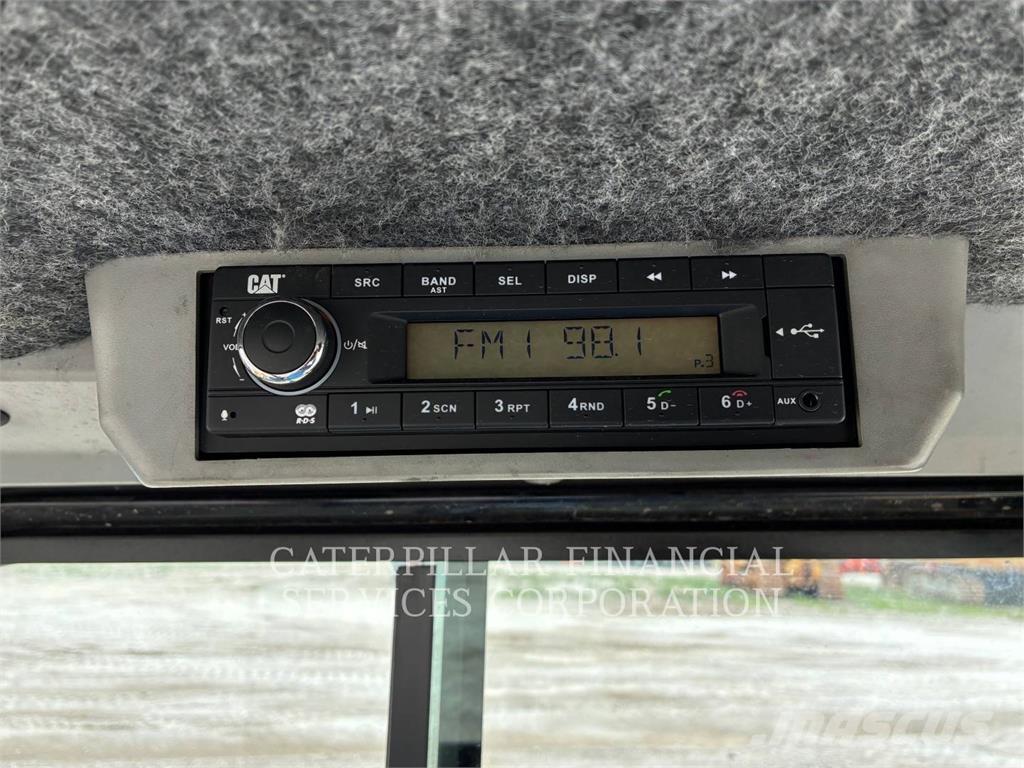 CAT 903D  휠로우더