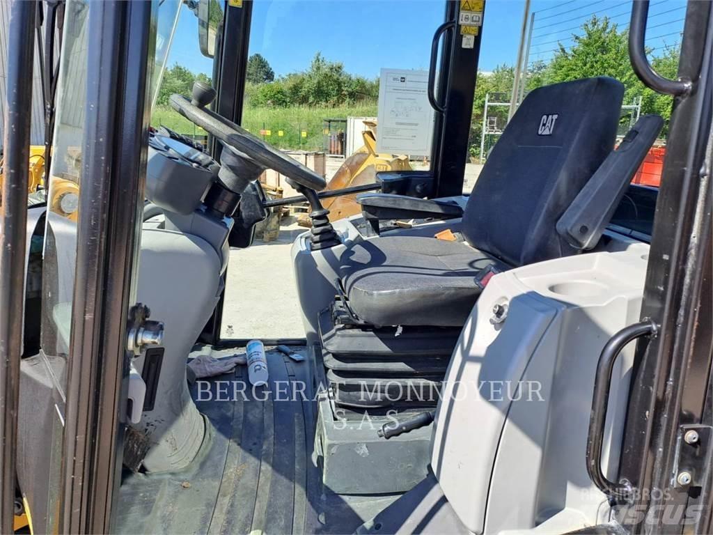 CAT 906M  휠로우더
