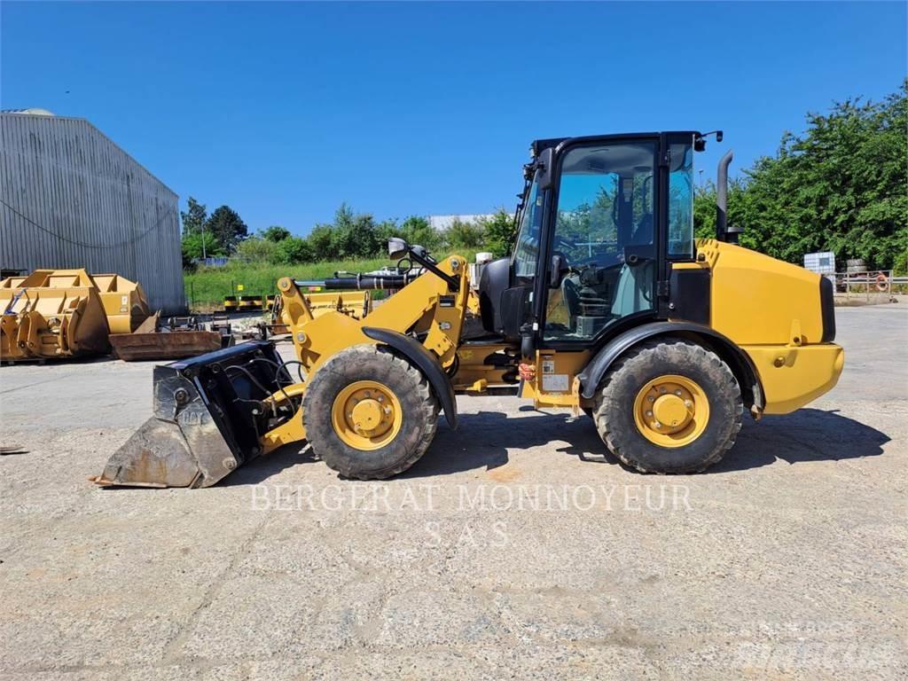 CAT 906M  휠로우더