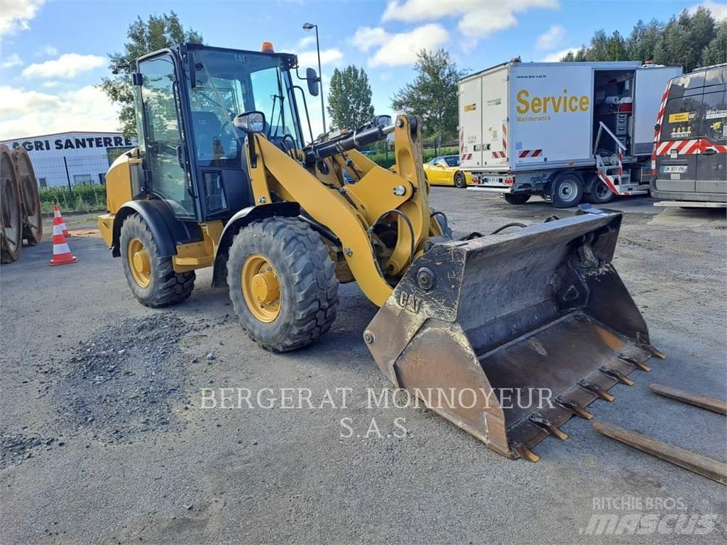 CAT 906M  휠로우더