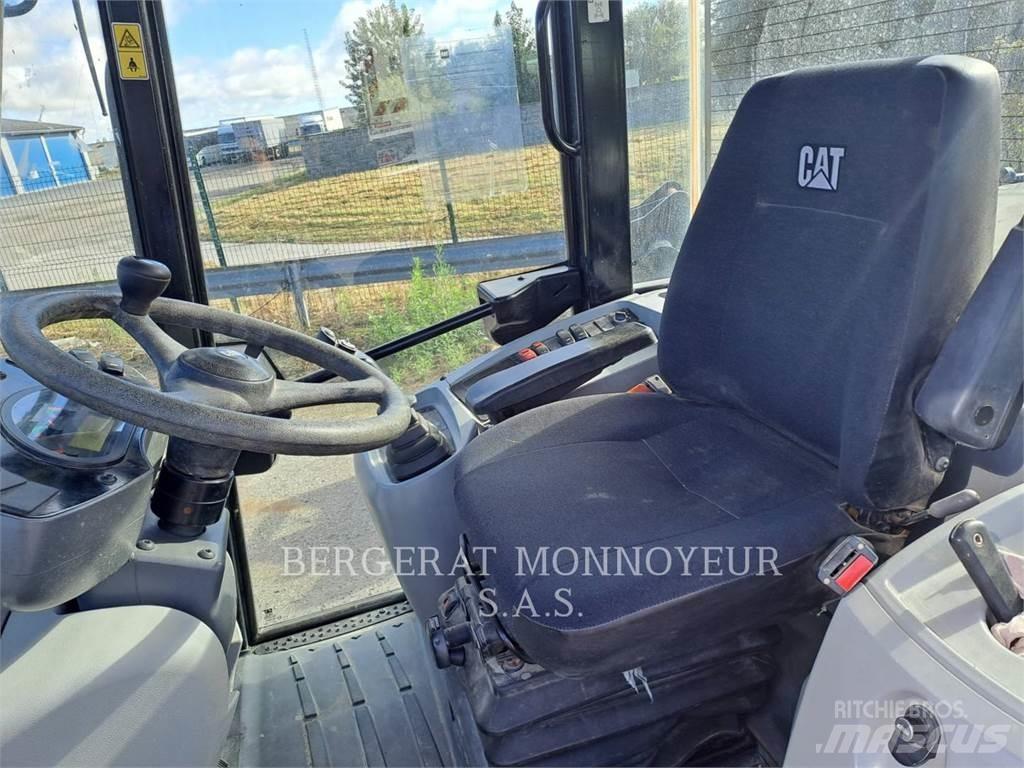 CAT 906M  휠로우더