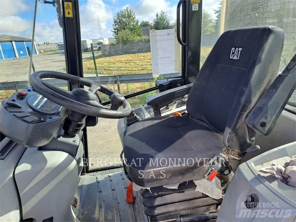 CAT 906M  휠로우더