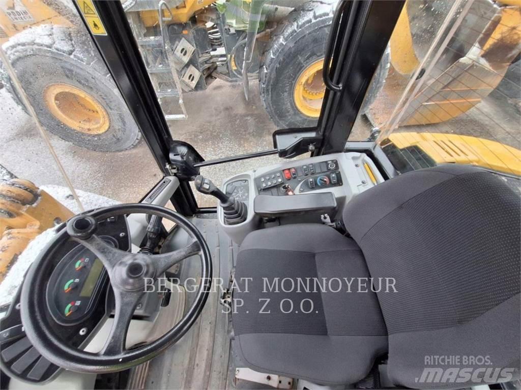 CAT 906M  휠로우더