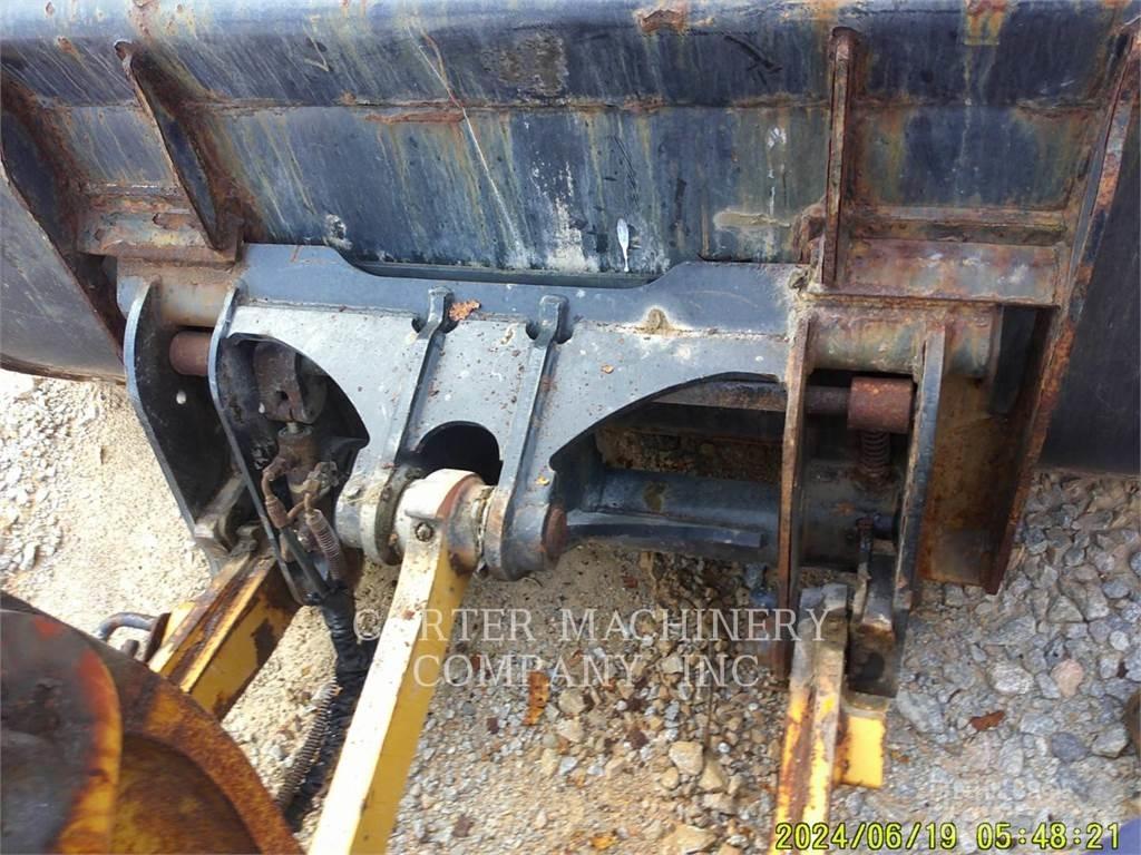 CAT 906M  휠로우더