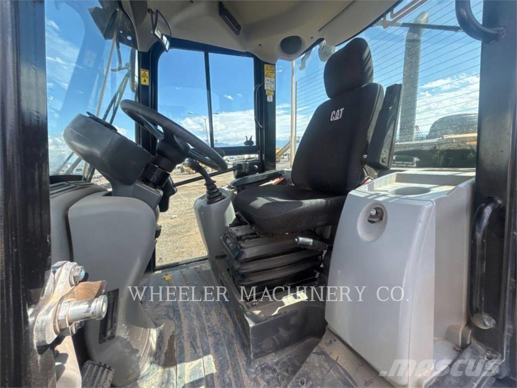 CAT 906M  휠로우더