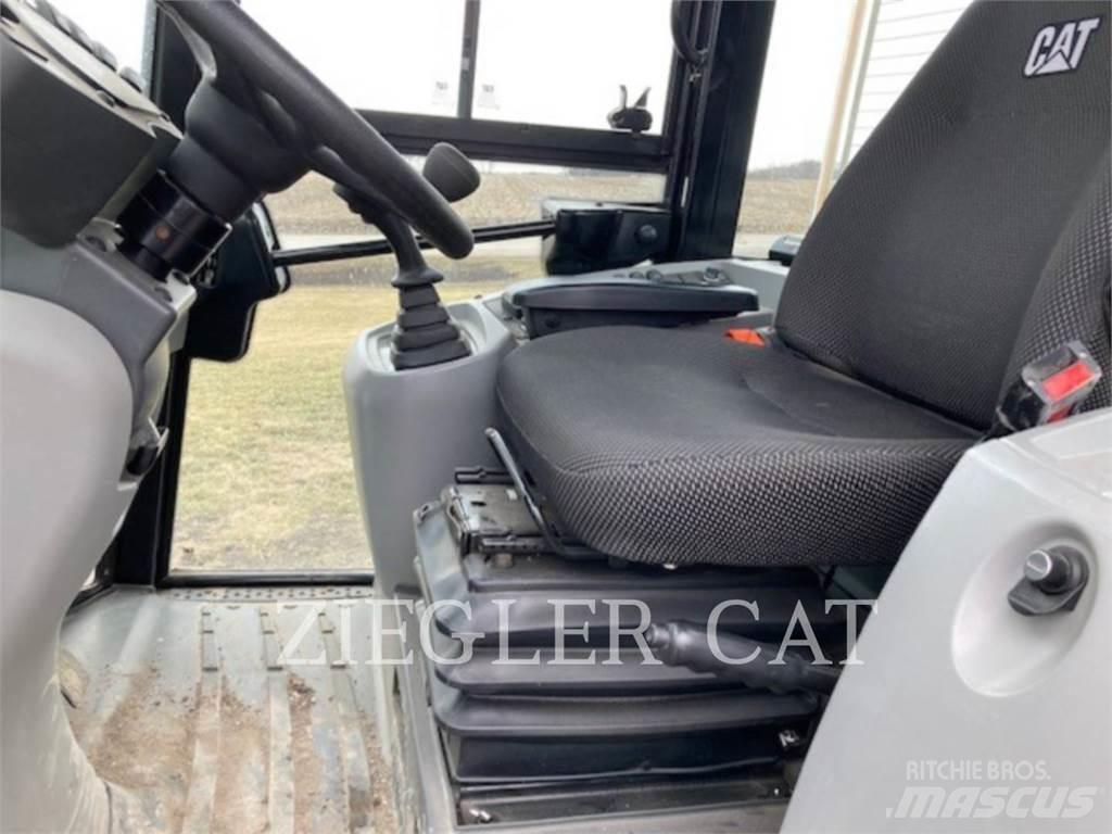 CAT 907M  휠로우더