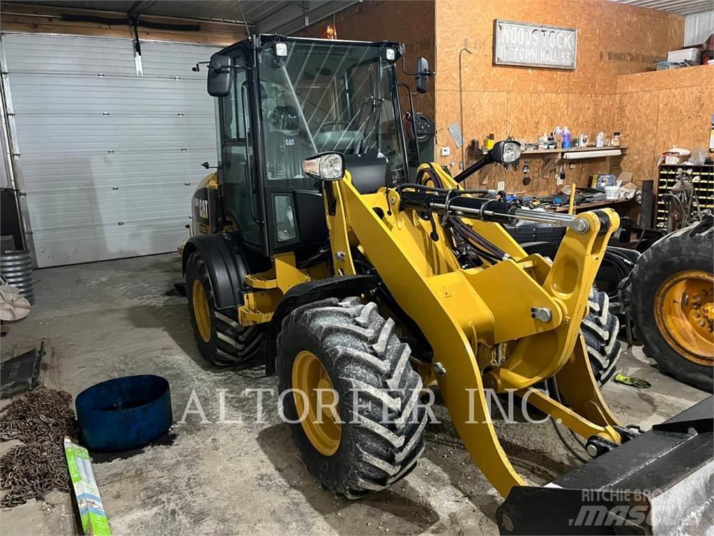 CAT 908M 미니 로더
